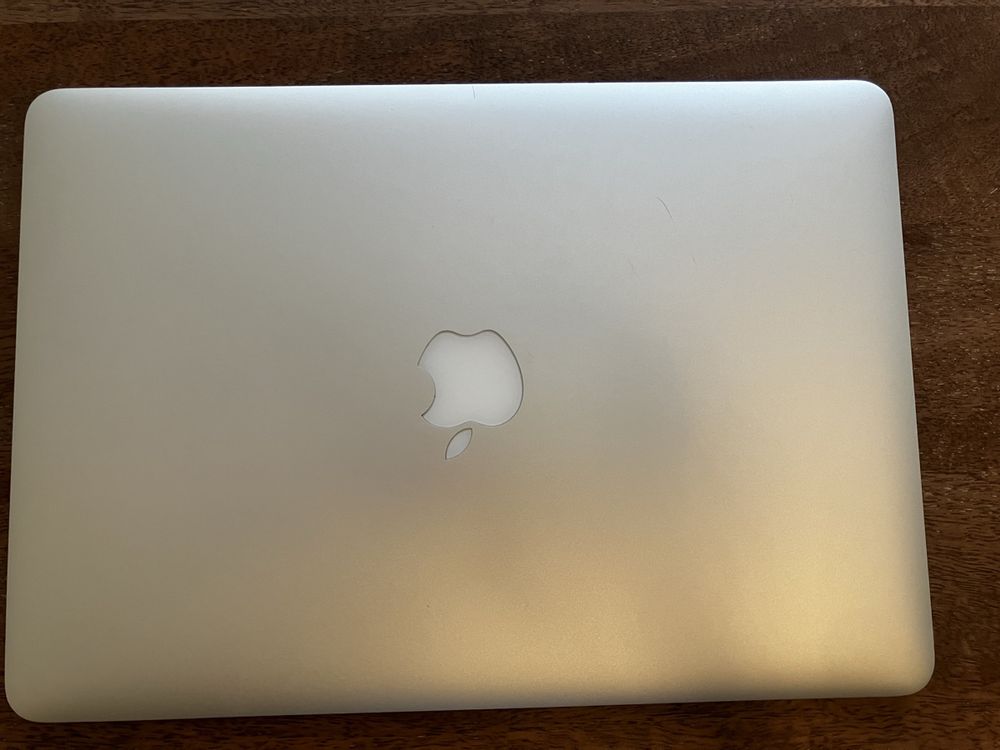Apple Macbook Air 2017 | Intel i5 | 8 GB | 128 GB - Image 2