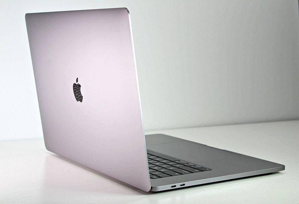 Macbook Pro 16"