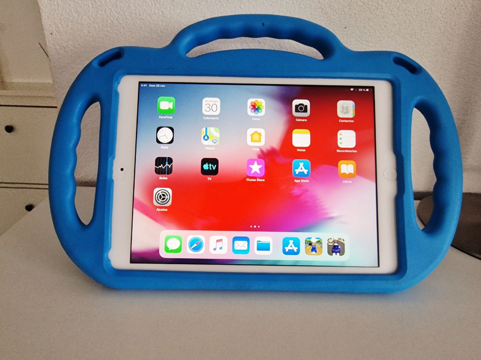 iPad Air 64GB con custodia per bambini antiurto - Image 1