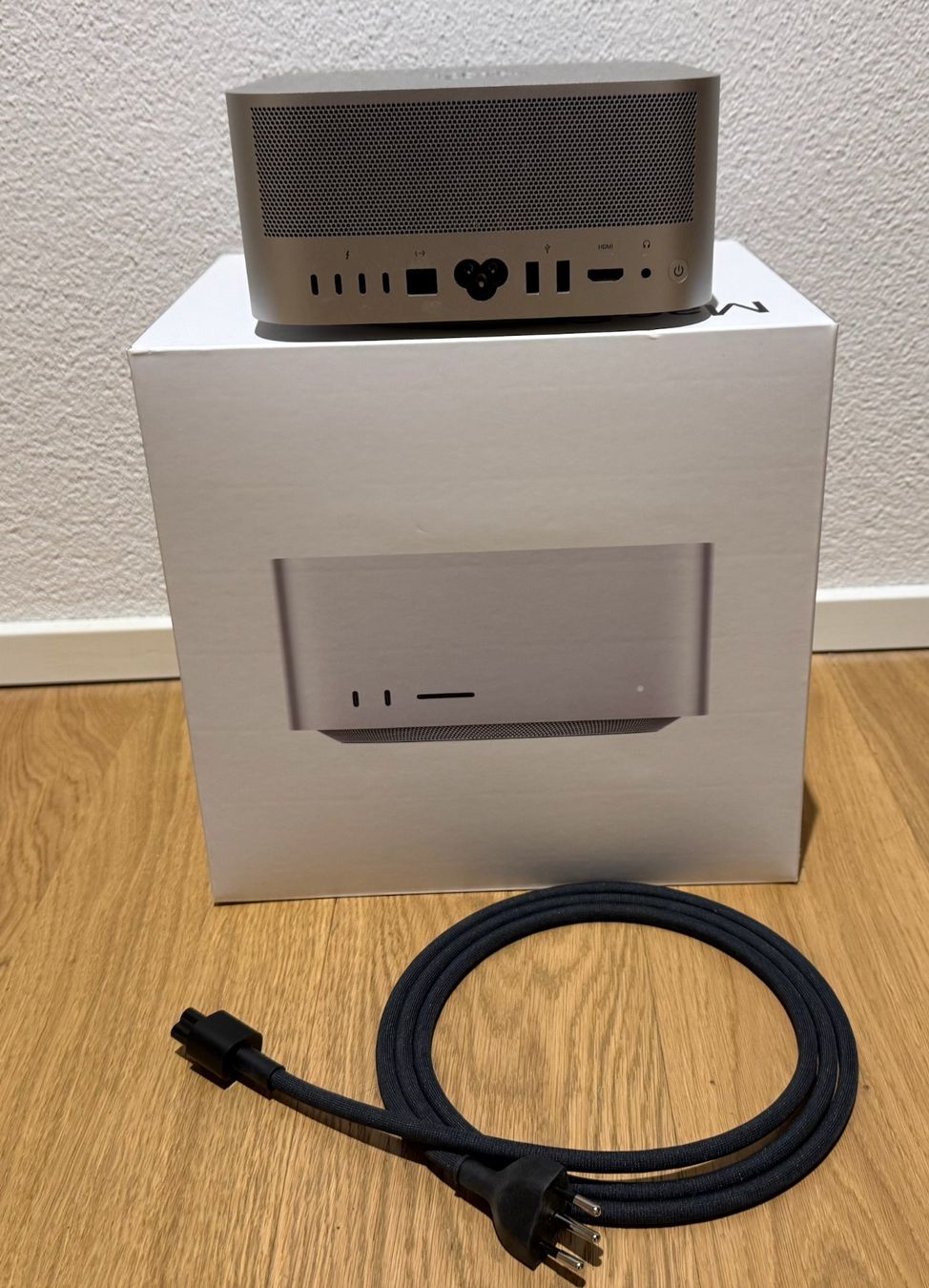 Apple Mac Studio (M1 Max, 64 GB, 1 TB) - Image 3