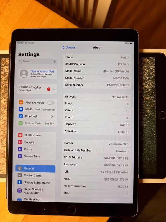 Apple iPad Pro 10.5" 2017 + Apple Pencil + Cuffia per le orecchie - Image 2