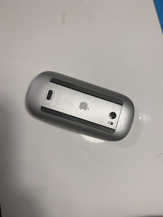 Apple Magic Mouse gen 1