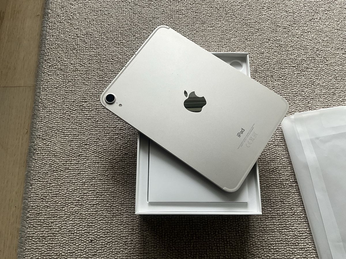 I Pad mini, 64 GB, WIFI &amp; CELL - Image 1