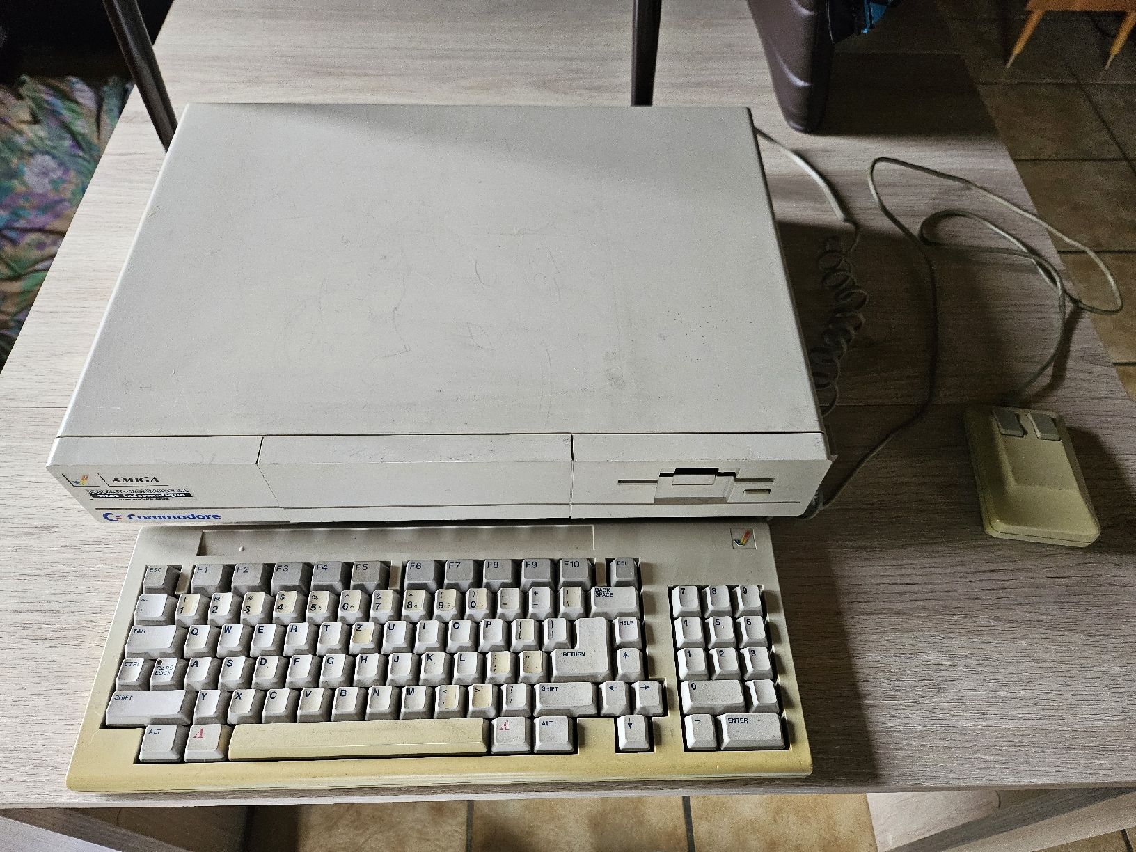 Amiga 1000 con tastiera e mouse - Image 1