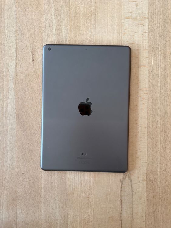 iPad 7 Generation con Smart Keyboard / Cover senza caricatore