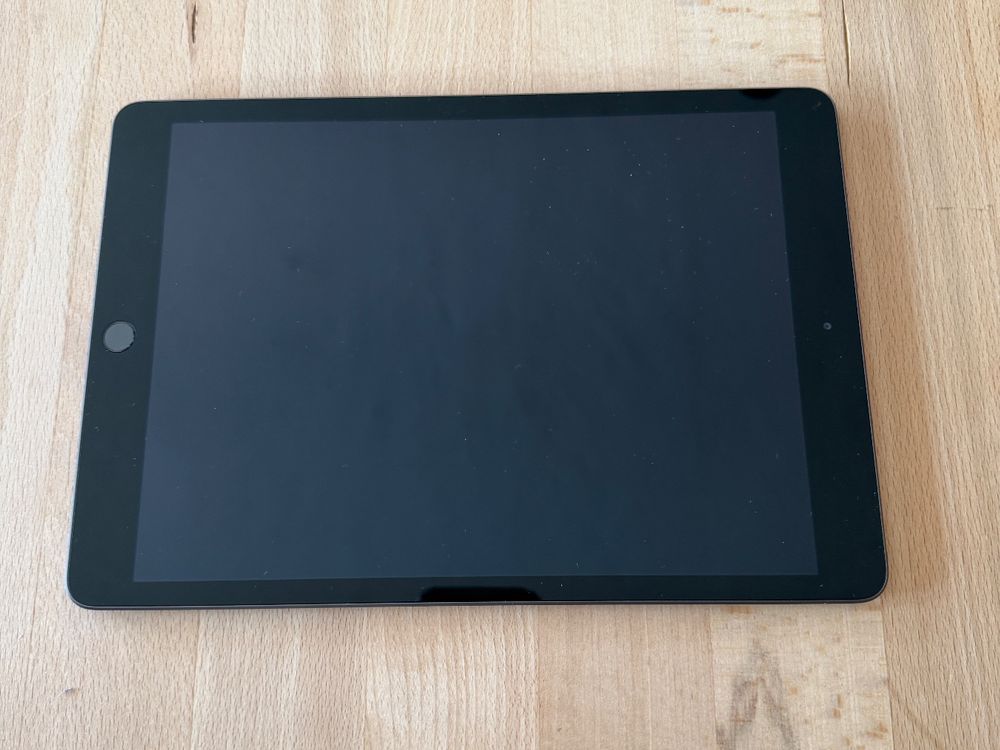 iPad 7 Generation con Smart Keyboard / Cover senza caricatore - Image 2