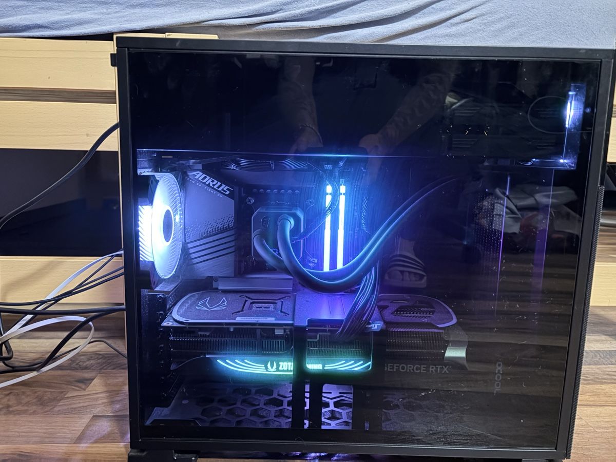 PC da gioco | RTX 4080 | i7-13700K | 32GB DDR5 | Ottimo stato - Image 3