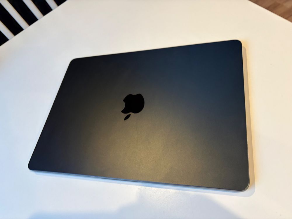 MacBook Air M2 2022 8GB 256GB - Image 2