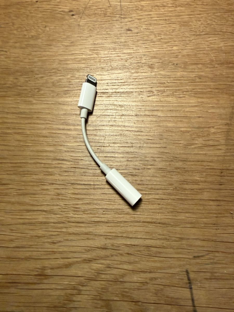 Apple Lightning a 3.5mm adattatore per cuffie - da CHF 1.— - Image 1