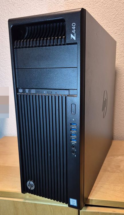 HP Z440 Workstation Xeon E5-2690 v4 con 128 GB di memoria