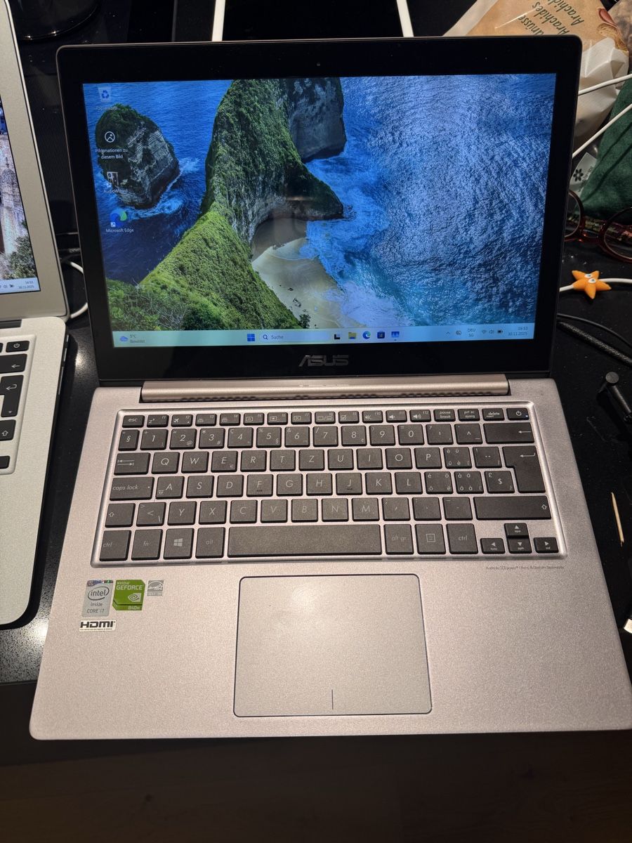 ASUS ZenBook UX303L con i7 12 GB RAM, schermo touch - Image 1
