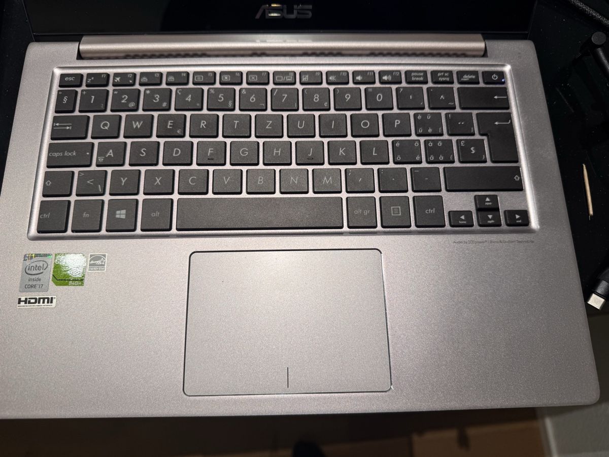 ASUS ZenBook UX303L con i7 12 GB RAM, schermo touch - Image 3