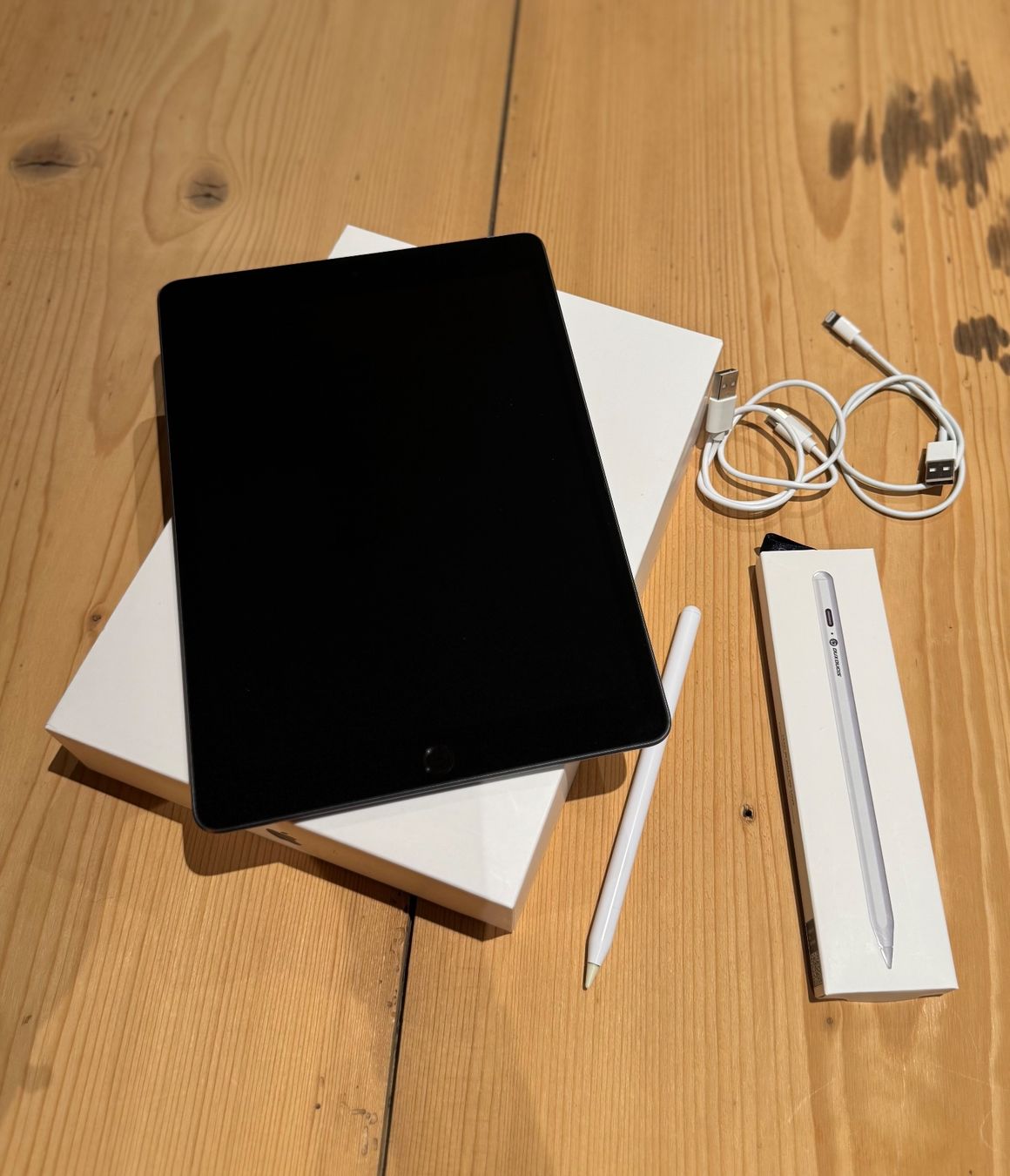 iPad 9a generazione 64 GB (Wi-Fi + Cellular) e penna a sfera - Image 1