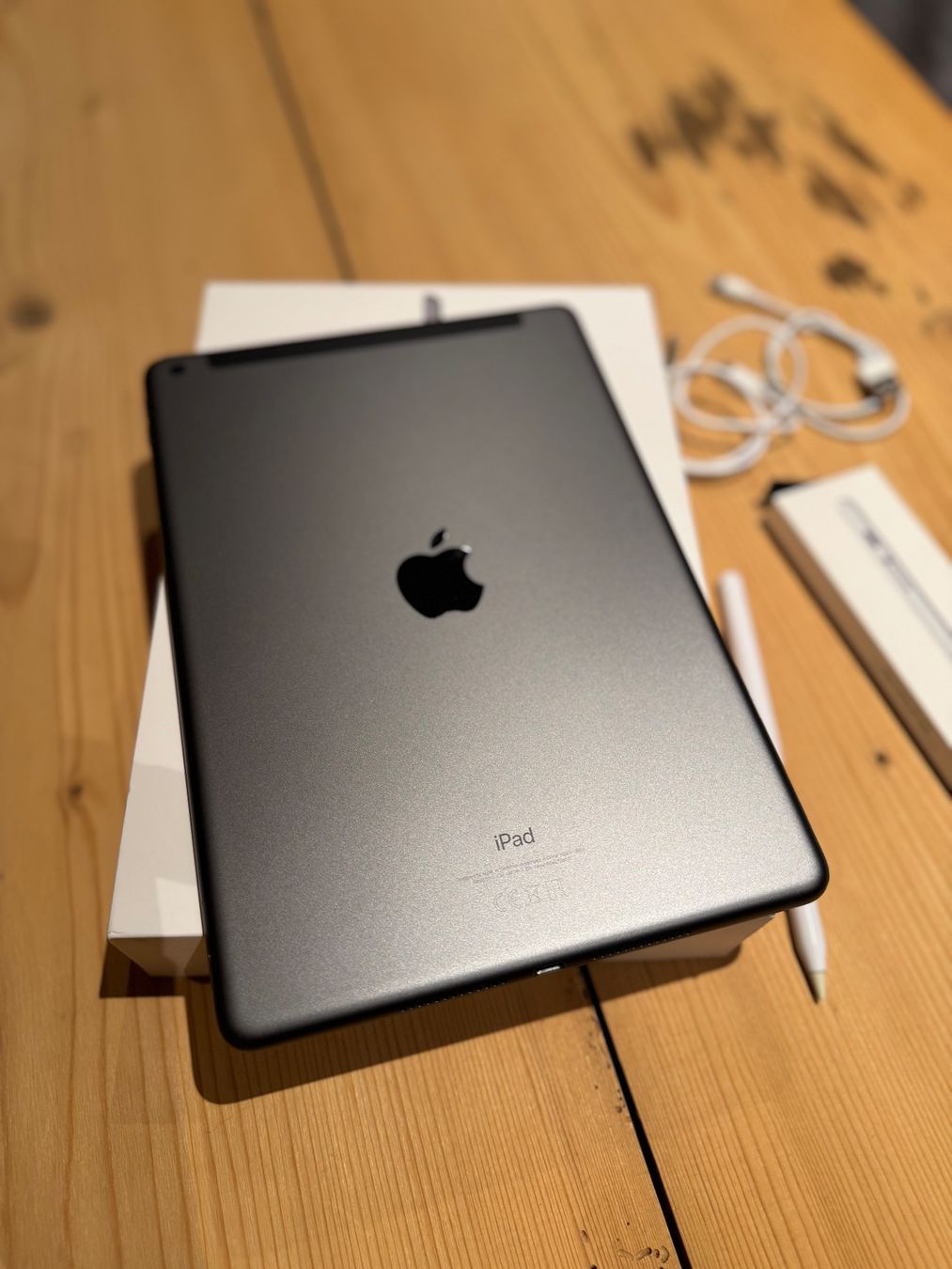 iPad 9a generazione 64 GB (Wi-Fi + Cellular) e penna a sfera - Image 3