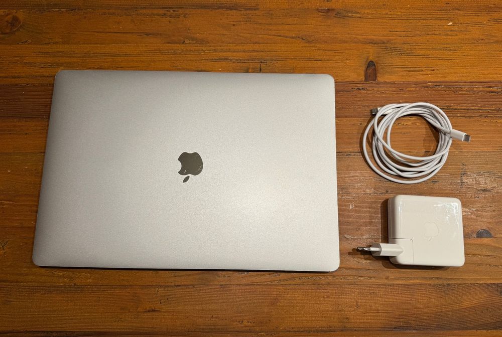 Macbook Pro 16'' (2019), 1 TB, 16 GB - Image 2