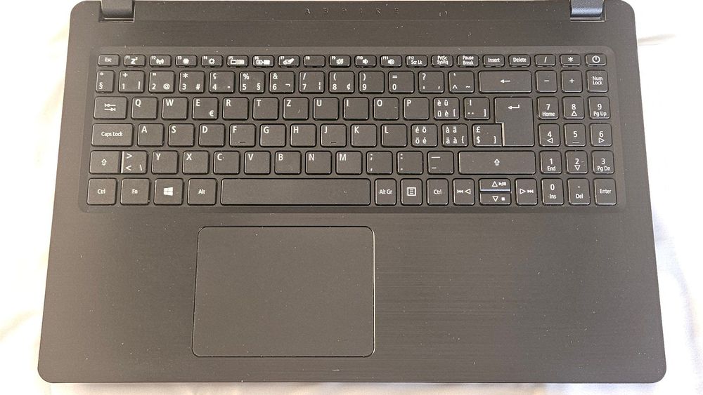 ASUS Aspire 5 - Image 2