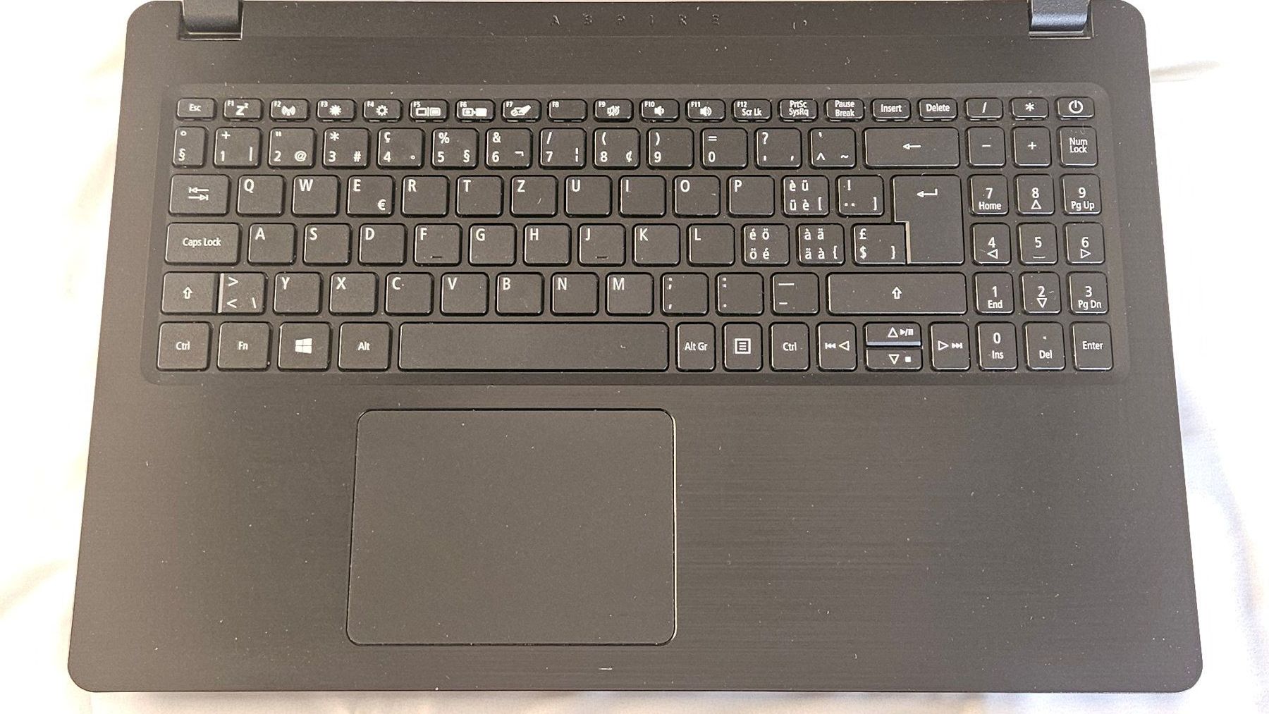 ASUS Aspire 5 - Image 3