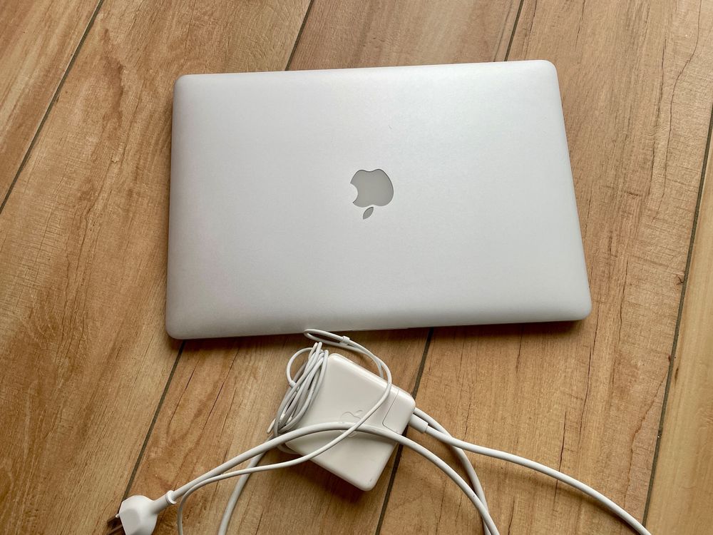 Macbook Pro 15" 16GB RAM, 500GB disco rigido (modello Mid2015)