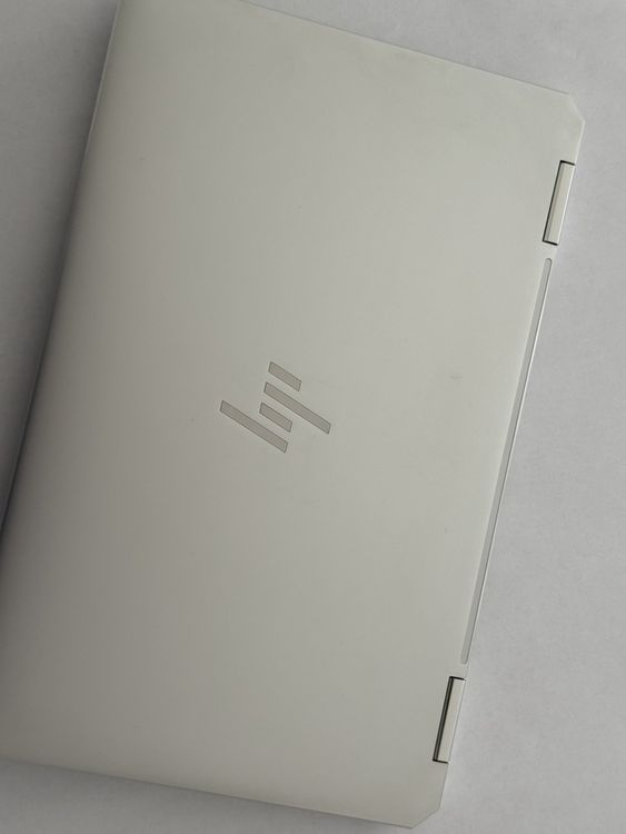 HP Spectre x360 13-aw0696nz 4K Convertible e HP USB-C-Hub - Image 2