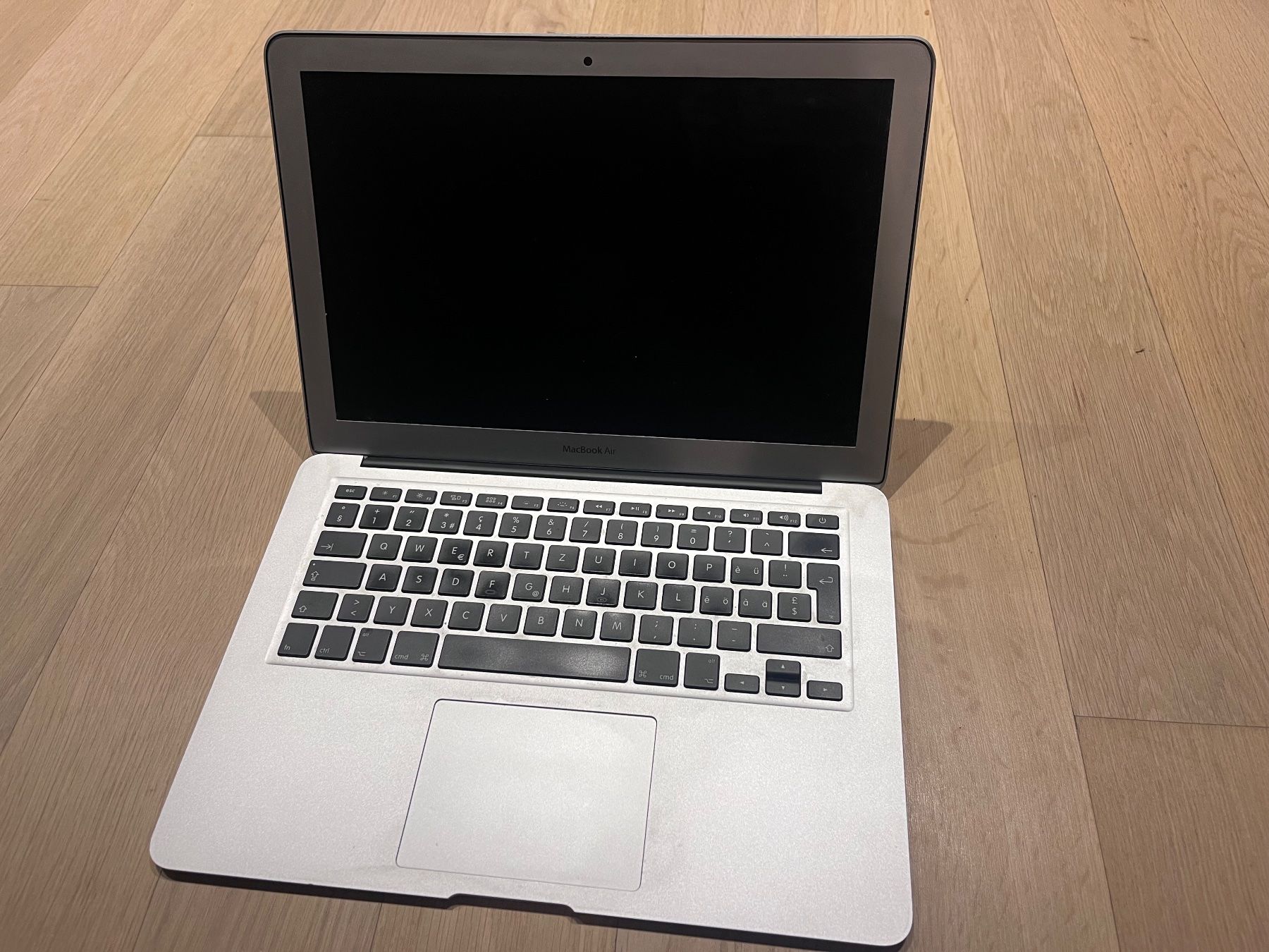 MacBook Air 13" A1466 - usato, funzionante - Image 3