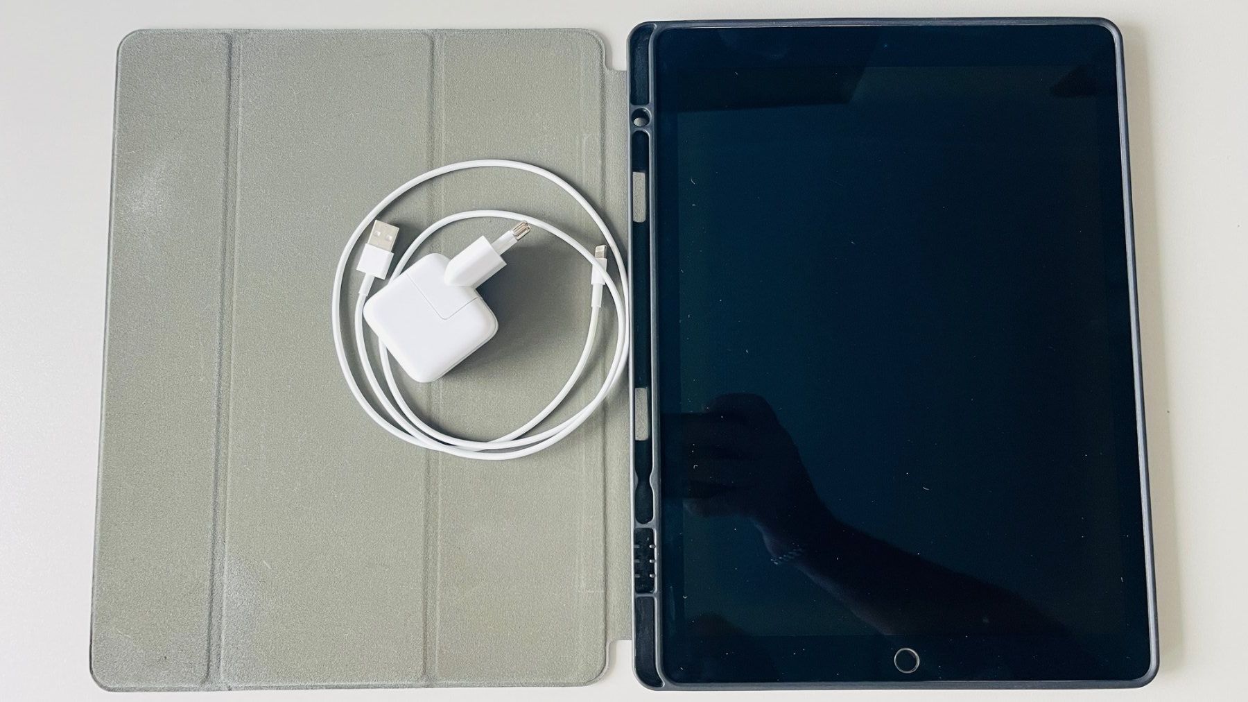 Apple Ipad Pro 12.9" 256Gb A1670 - Image 1