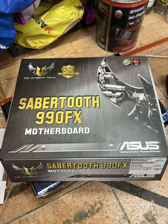 ASUS Sabertooth 990FX - confezione originale (OVP) incl. Unter