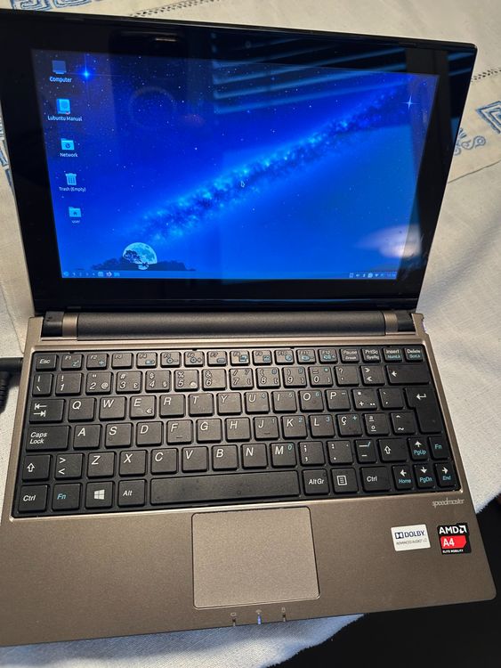 Speedmaster Mini Laptop - AMD A4 | 11" | Lubuntu 24.04 LTS