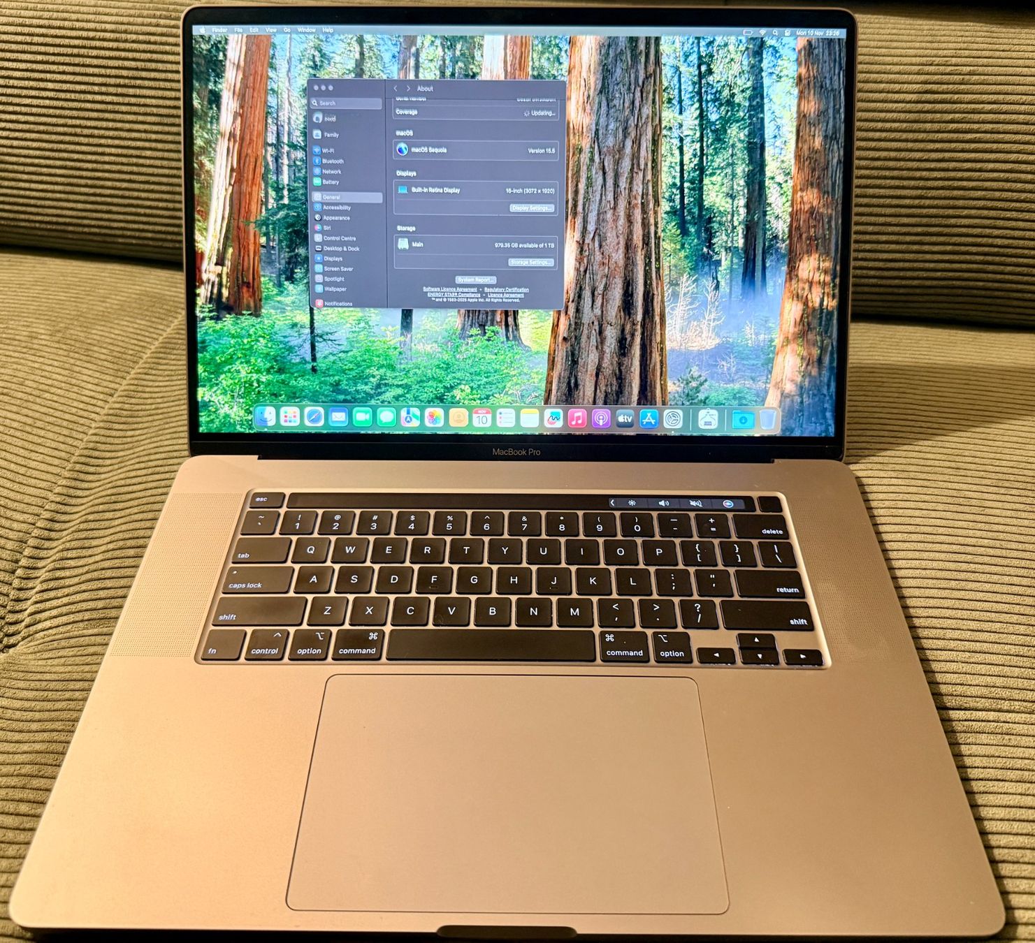 Macbook Pro Retina i7 2.6GHz, 32GB, 1TB 2020 touchbar QWERTY - Image 1