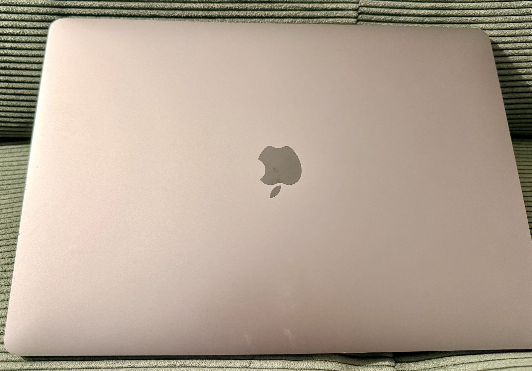 Macbook Pro Retina i7 2.6GHz, 32GB, 1TB 2020 touchbar QWERTY - Image 3