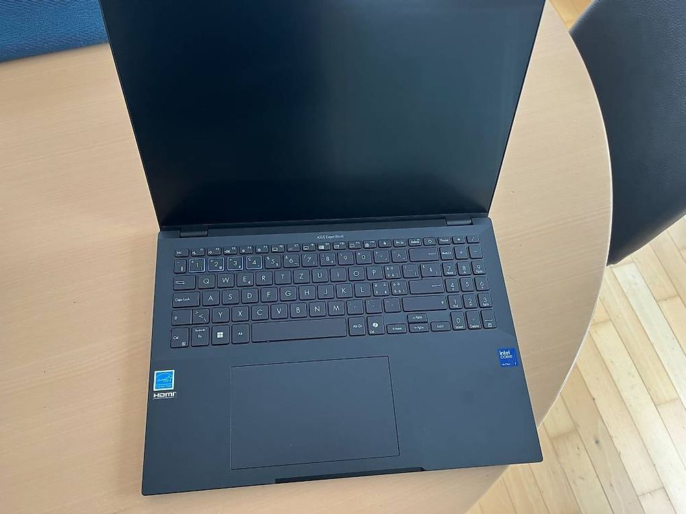 ASUS, ExpertBook B3, 16", 32 GB, 1000 GB, solo 4 Mt. alt