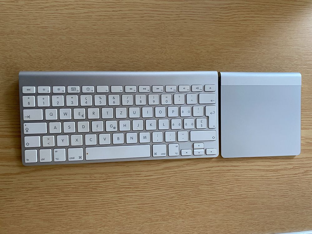 APPLE KEYBOARD DRAHTLOS MIT PAD