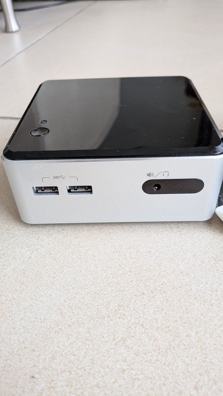 mini-PC Intel NUC D34010WYKH - Image 1