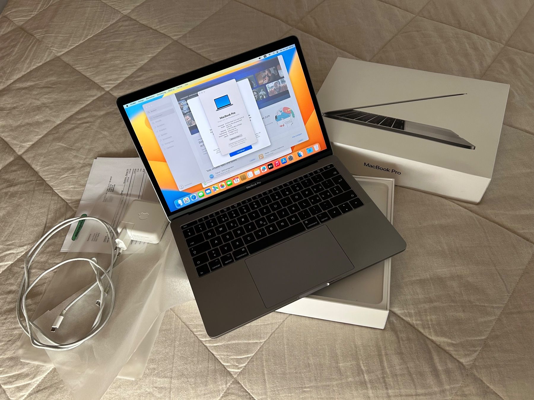 MacBook Pro 13,3“ (2017) Retina 2,3GHz Dual Core Intel i5 - Image 1