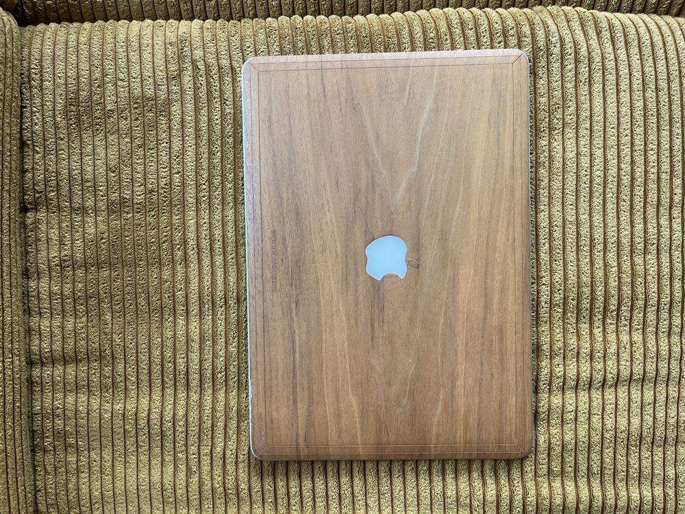 MacBook Air 13” (Early 2015) – 8 GB RAM – 128 GB SSD – molto - Image 2