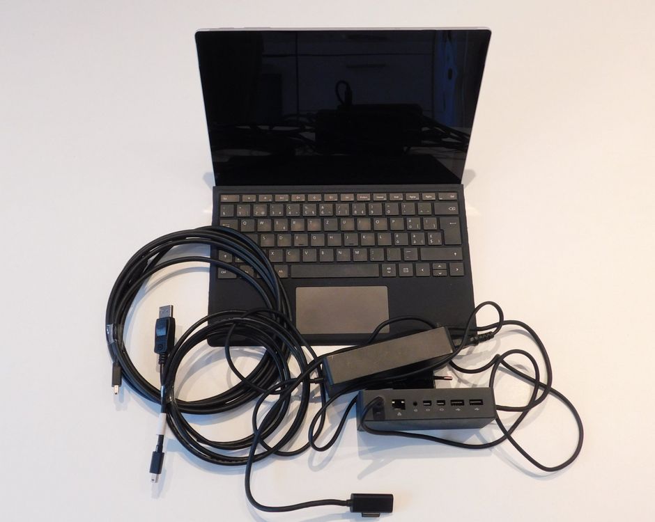 MS Surface Pro 7+ (i5/8/256) - modello 1960 incl. Docking/cavo