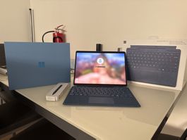 Microsoft Surface Pro 8 / i5 / 11th gen / Displaybruch - Image 1
