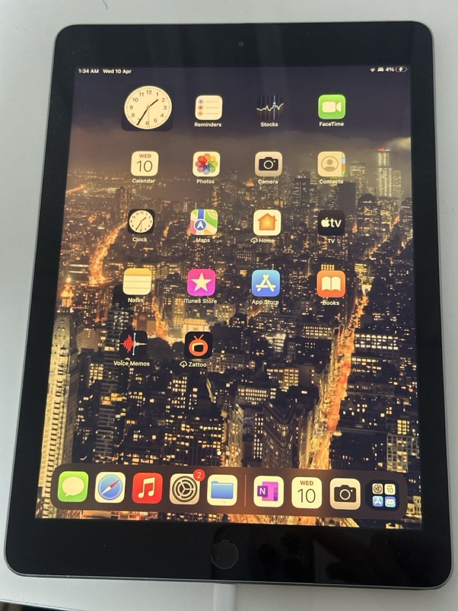 iPad - Image 1