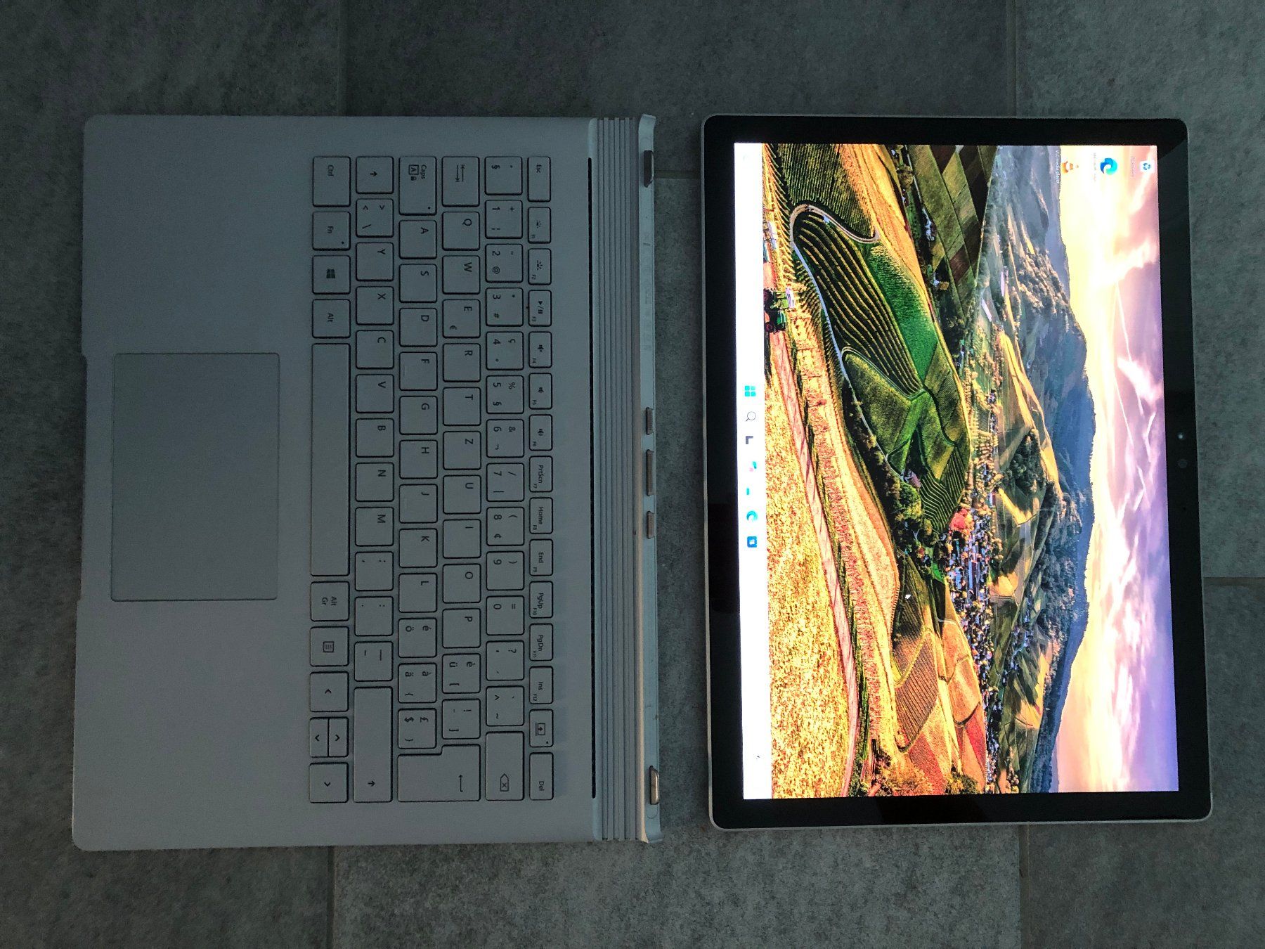 Surface Book, i5-6300U, 3000x2000 Pixel, 8GB RAM, 128GB SSD - Image 3
