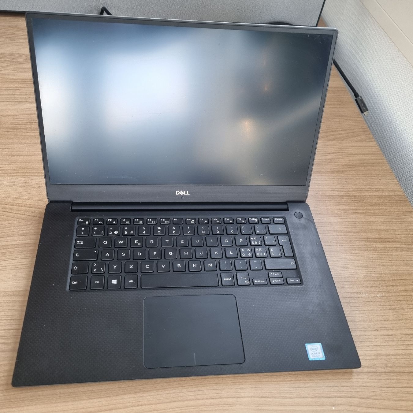 Dell Precision 5530, i7-8850H, 16GB RAM - Image 1