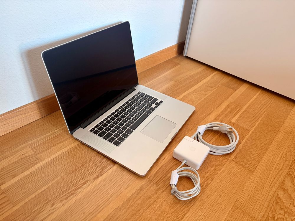 Apple MacBook Pro 15 pollici (modello A1398, EMC 2910)