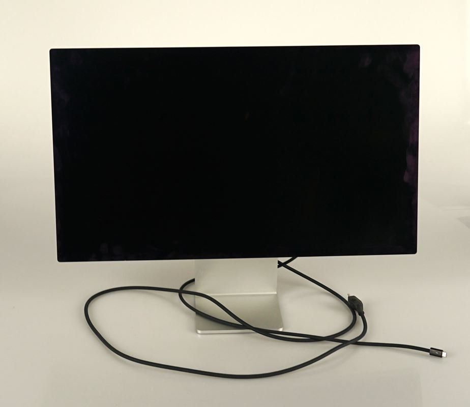 Apple Studio Display (27" 5K Retina) - Image 1