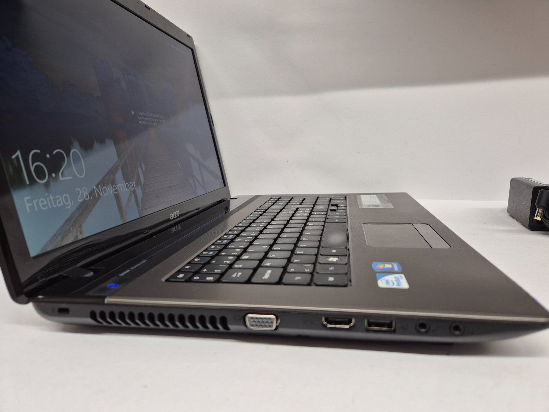 Acer Travelmate 7750Z con Samsung SSD e Logitech Mouse - Image 3