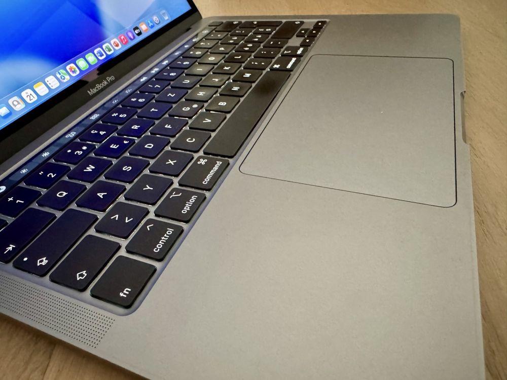 MacBook Pro 13" 2020, 16GB RAM, 2.0 Quad-Core i5, nuovo! - Image 2