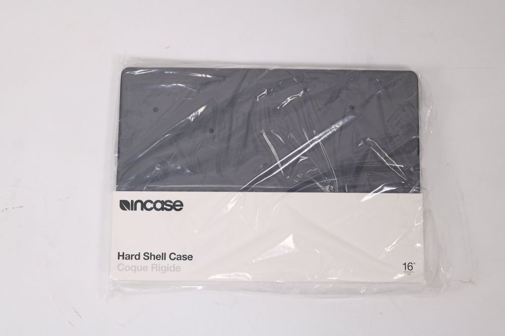 INCASE Custodia rigida per Macbook Pro 16 pollici 2023 (19531)