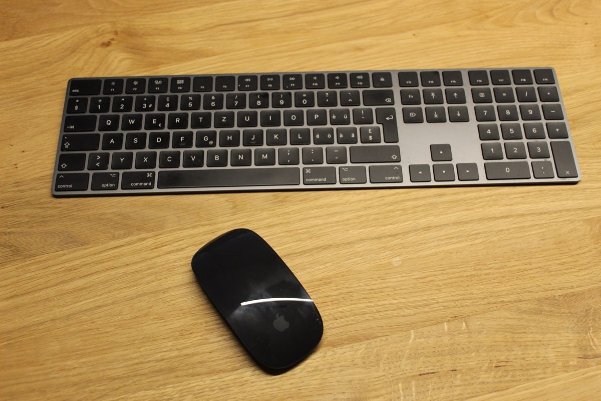Apple Magic Keyboard con tastiera numerica e Apple Magic Mouse - Image 1