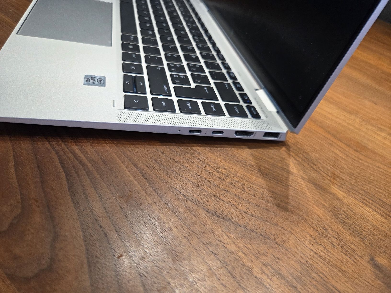 HP Elitebook x360 1040 G7 / i7 / 16 GB / 2TB - Image 3