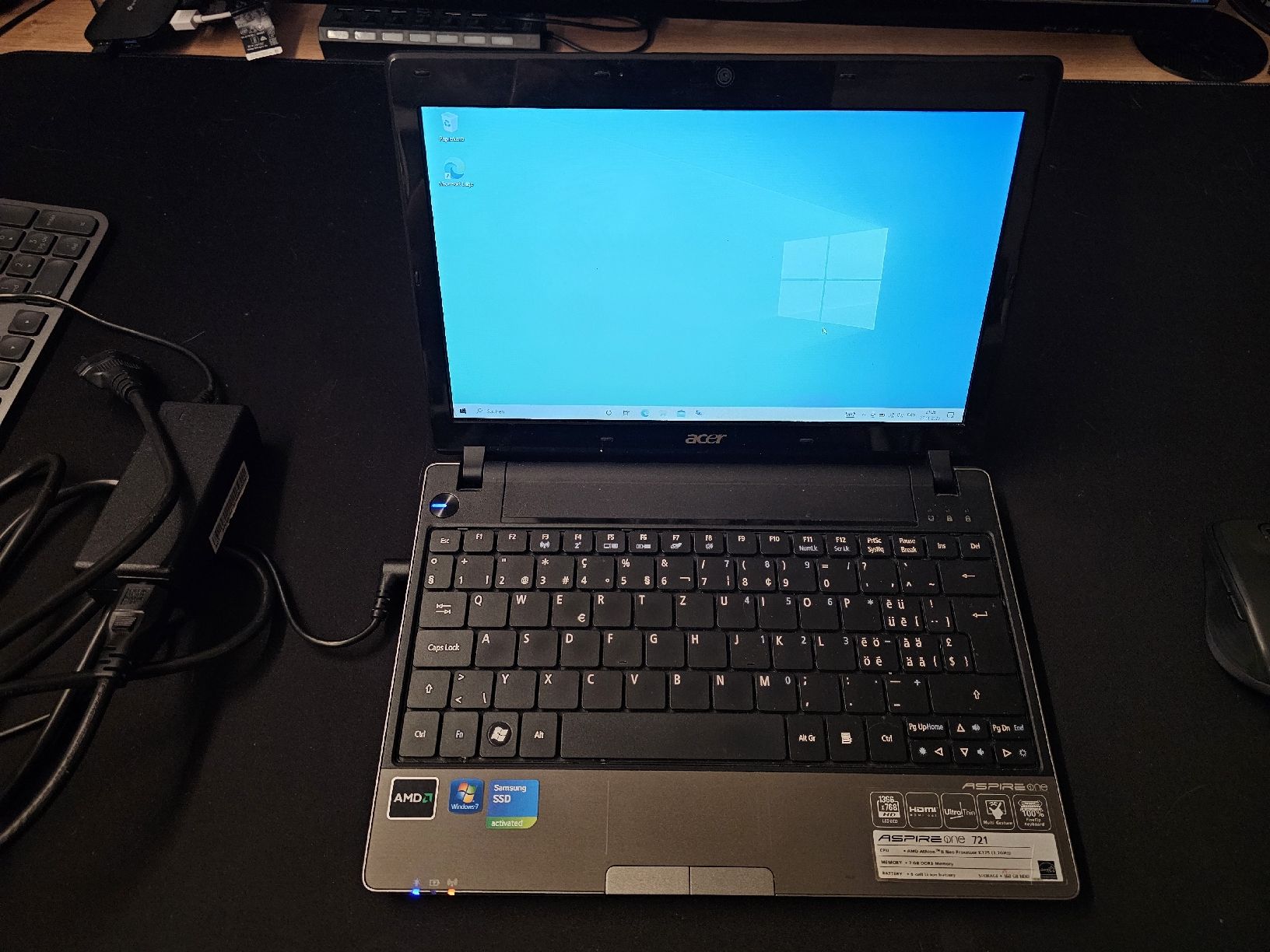 Acer Aspire One 721 - 11.6" - AMD Athlon II Neo, SSD - Image 1