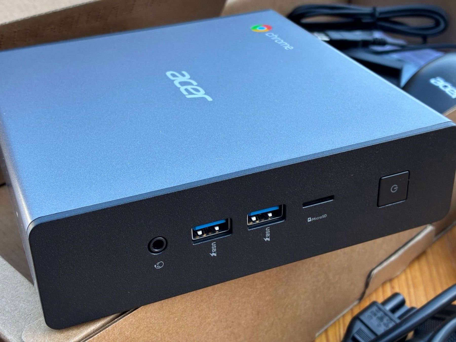Chromebox Acer CXI4 Desktop Computer Mini-PC - Image 1