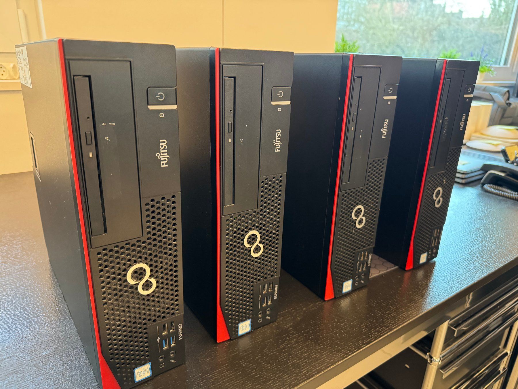 4× Fujitsu Esprimo – in un lotto - Image 1