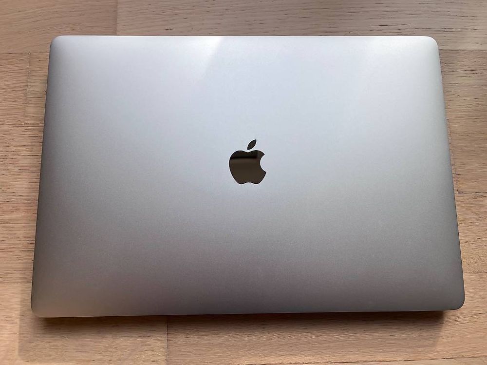Macbook Pro 15 i7 32GB 1TB Vega20 Buono stato - Image 2